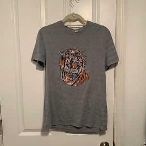 Grey tiger t shirt